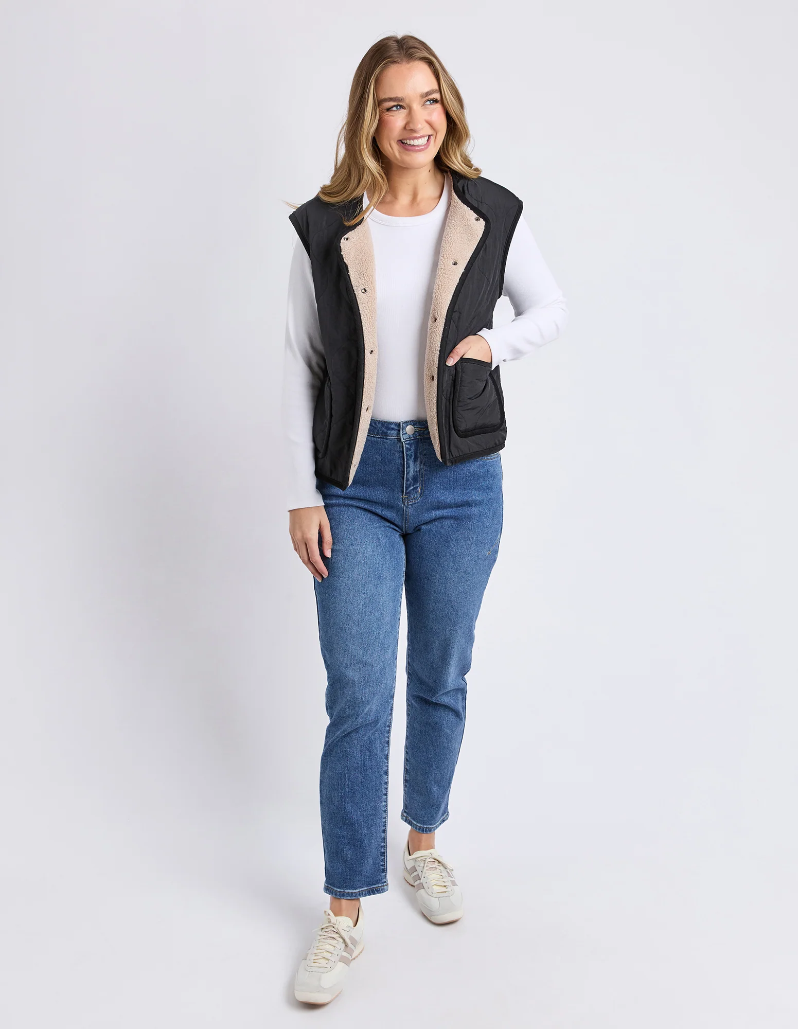 Alberta Vest Black - Image 3