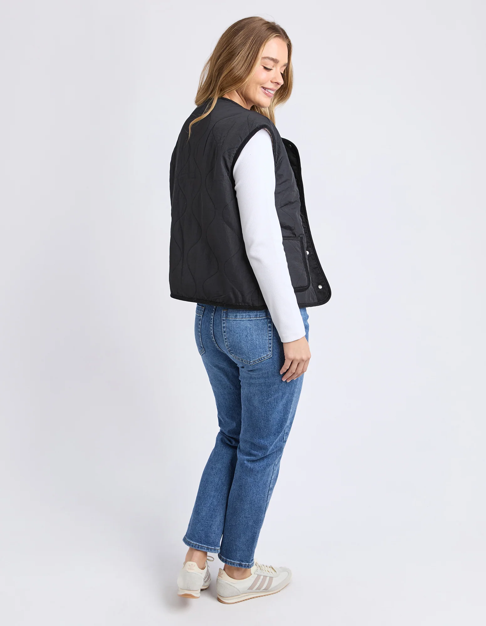 Alberta Vest Black - Image 4