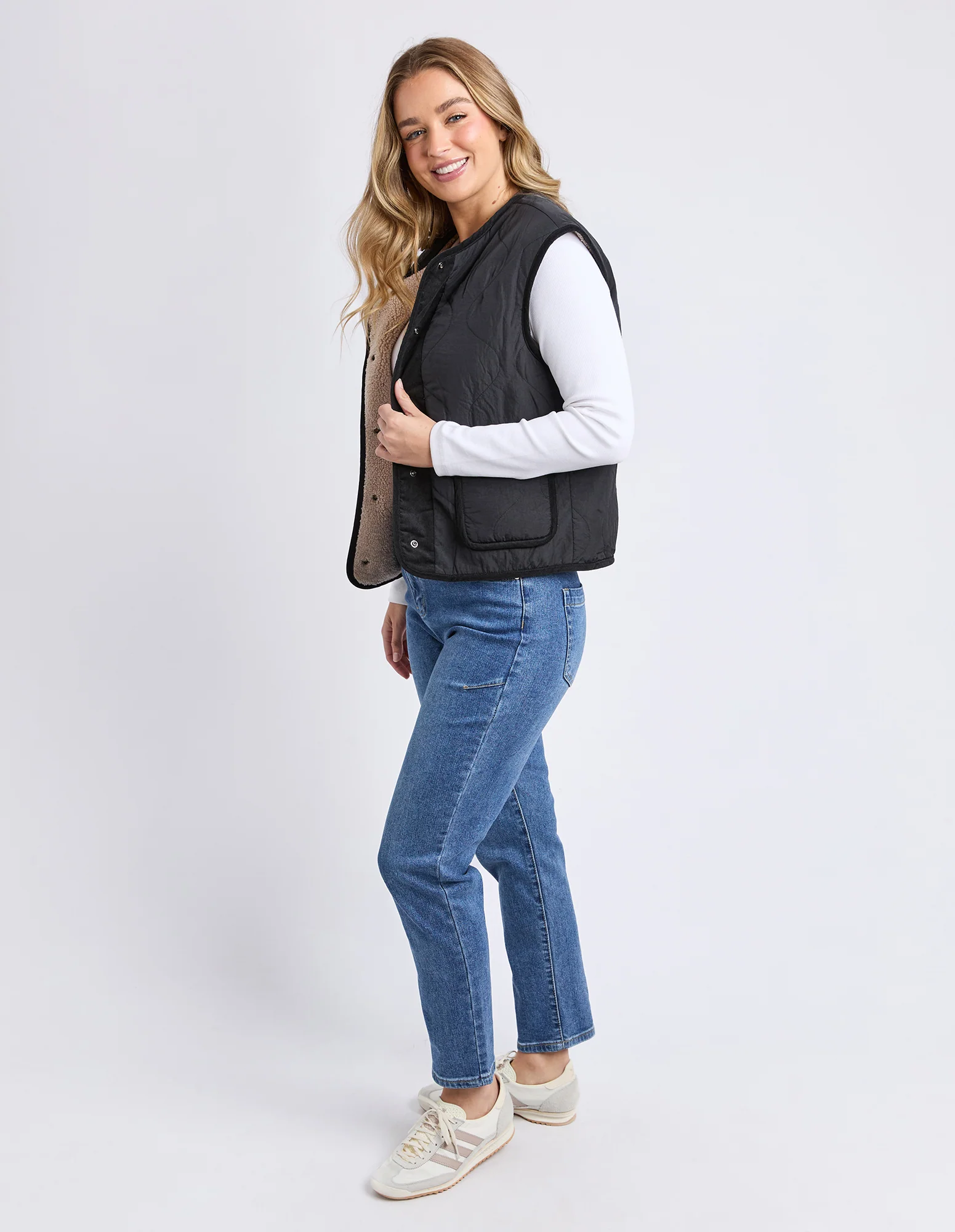 Alberta Vest Black - Image 7