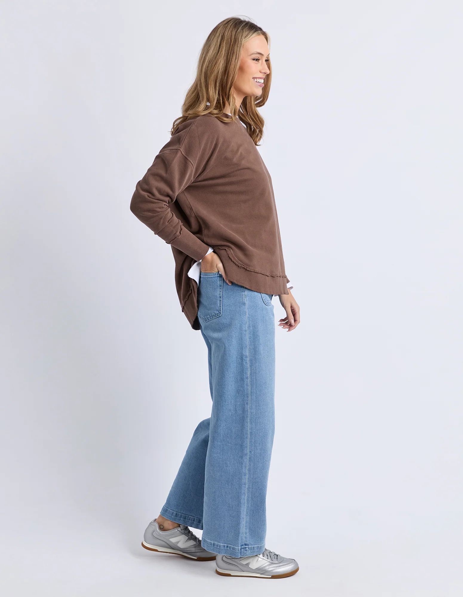 Delilah Crew Chocolate - Image 6
