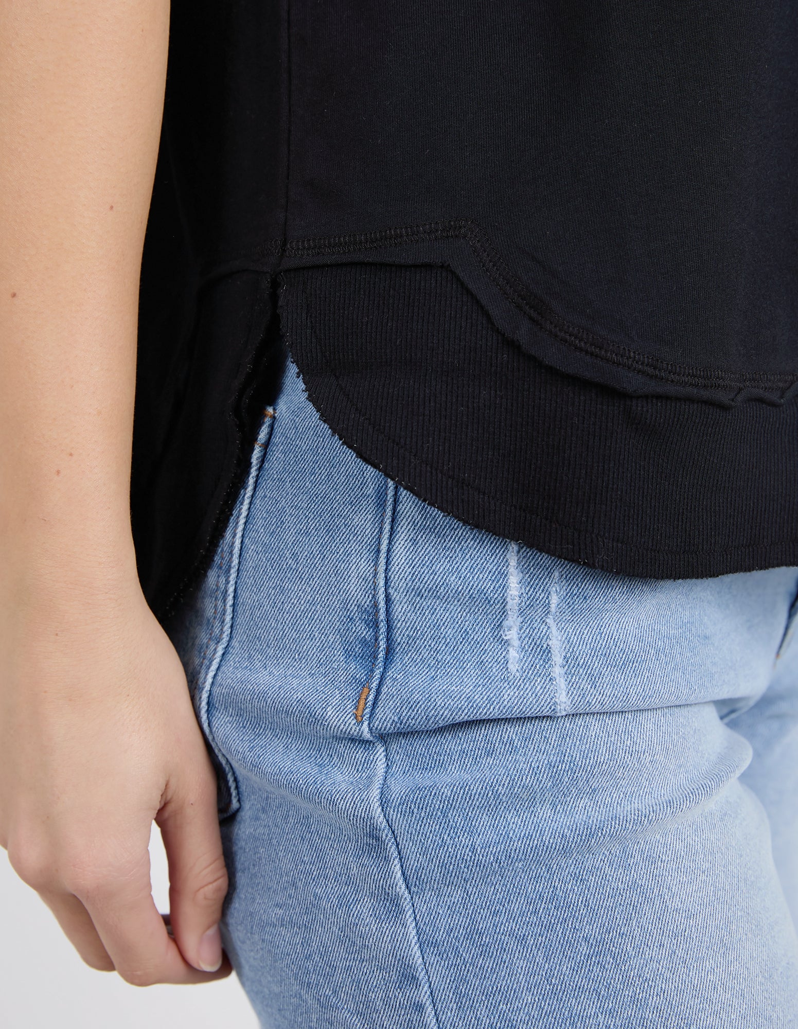 Farrah Short Sleeve Tee Black - Image 6