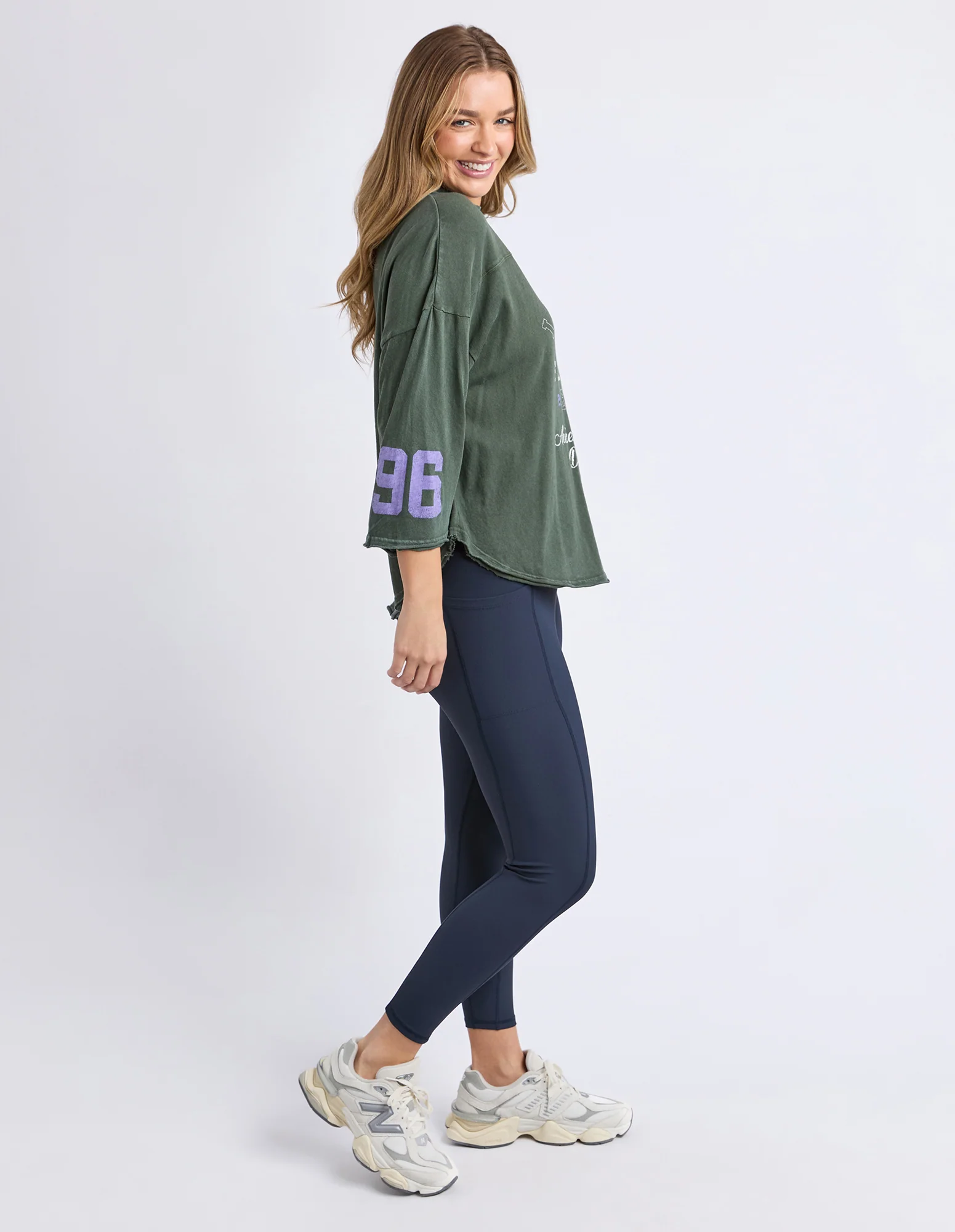 La Studio Tee Khaki - Image 7