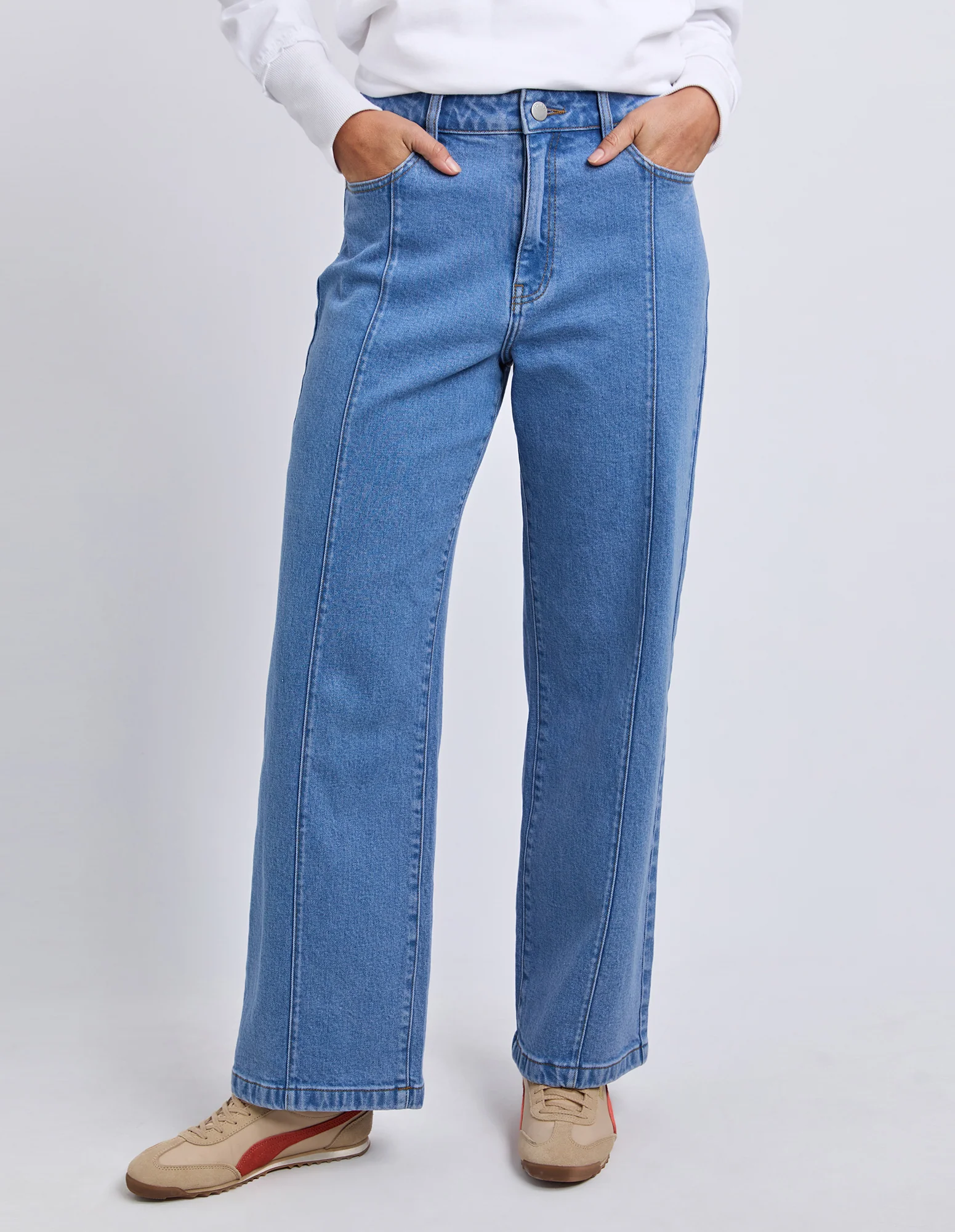 Monty Jean Light Blue - Image 2