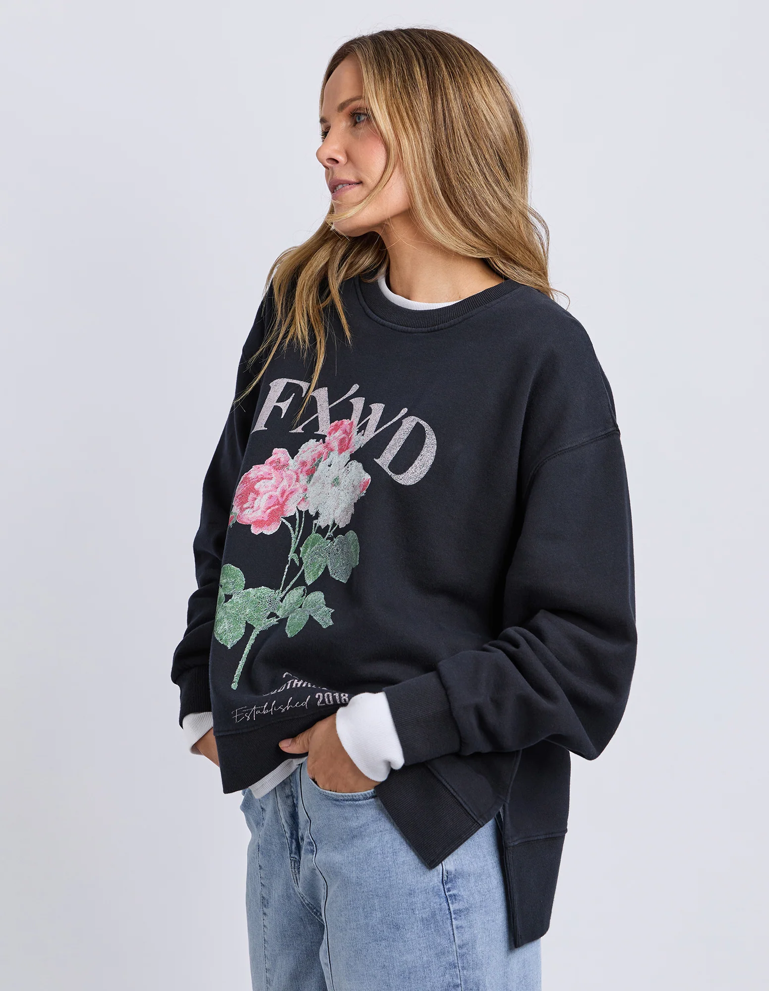Rosa Crew Washed Black - Image 4
