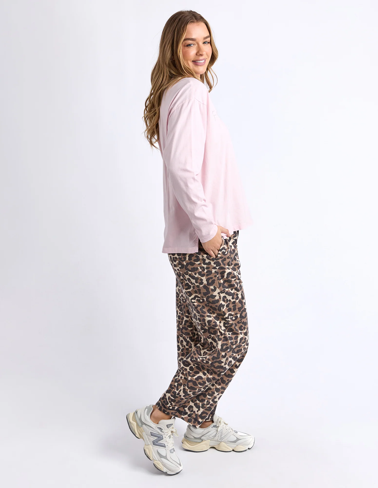 Simplified Long Sleeve Tee Blossom - Image 6