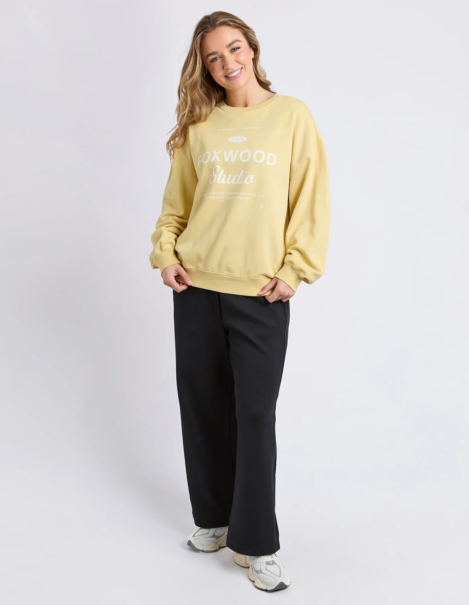 Studio Oversized Crew Butter - Image 2