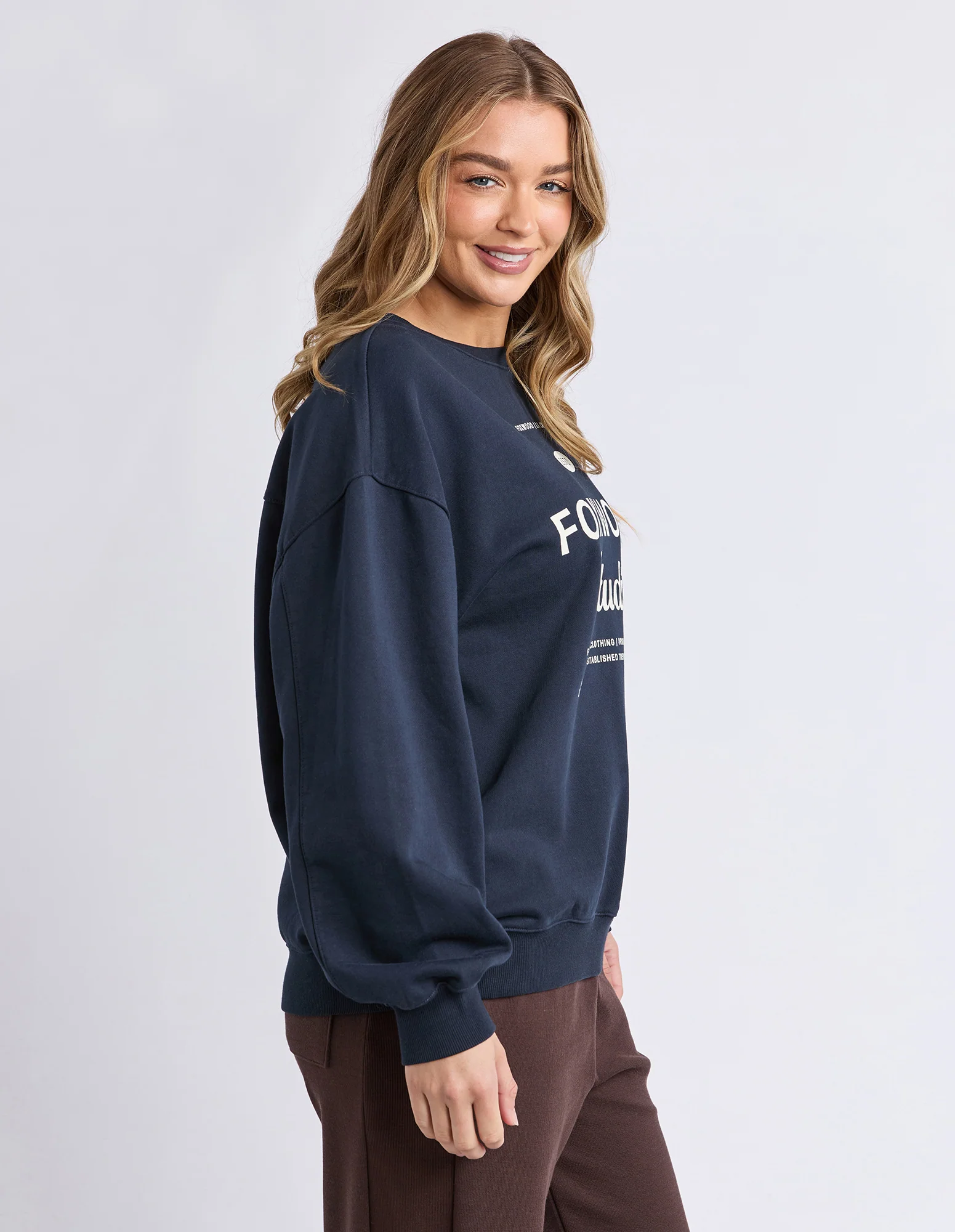 Studio Oversized Crew Dark Sapphire - Image 4