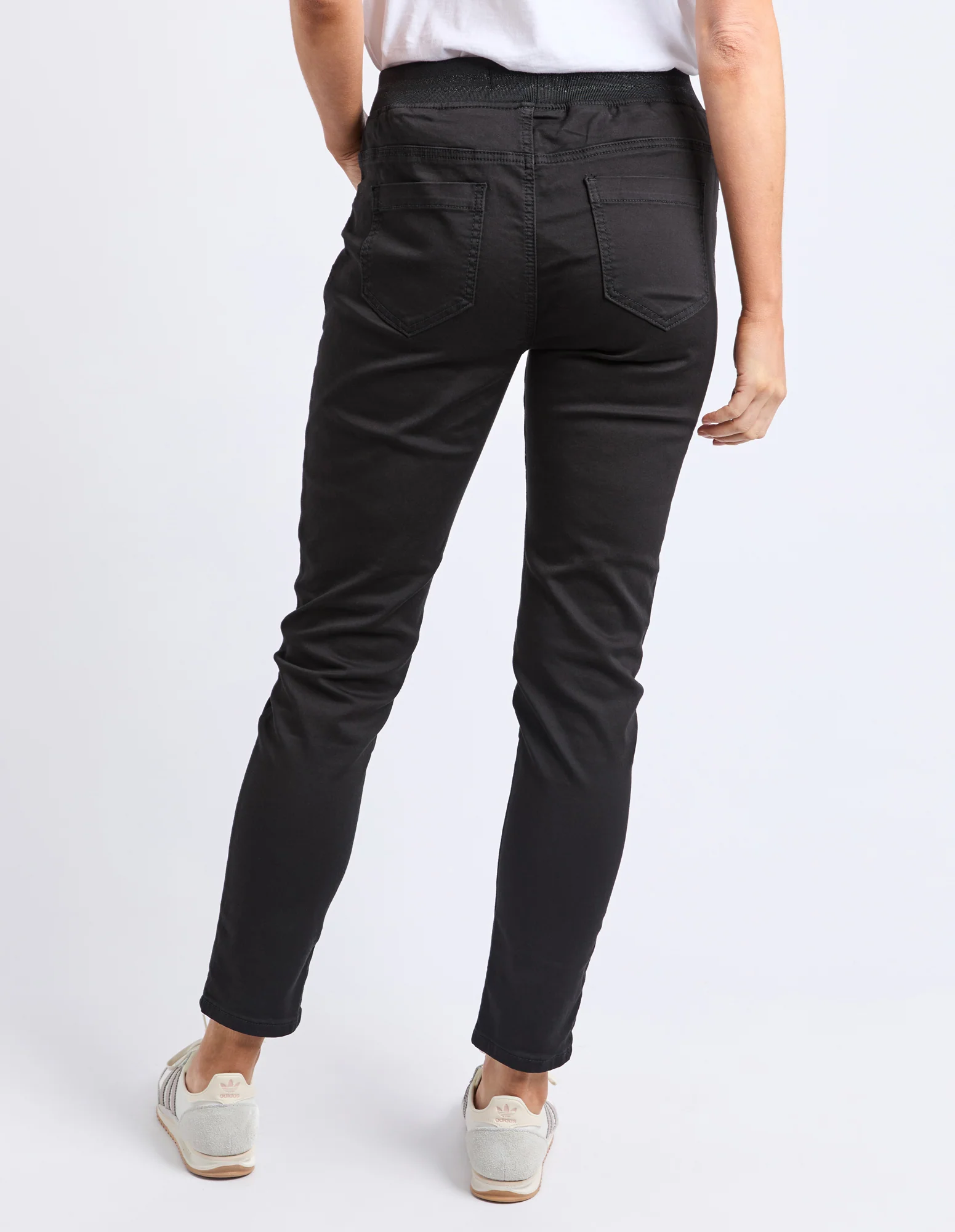 Sylvia Jogger Black - Image 3