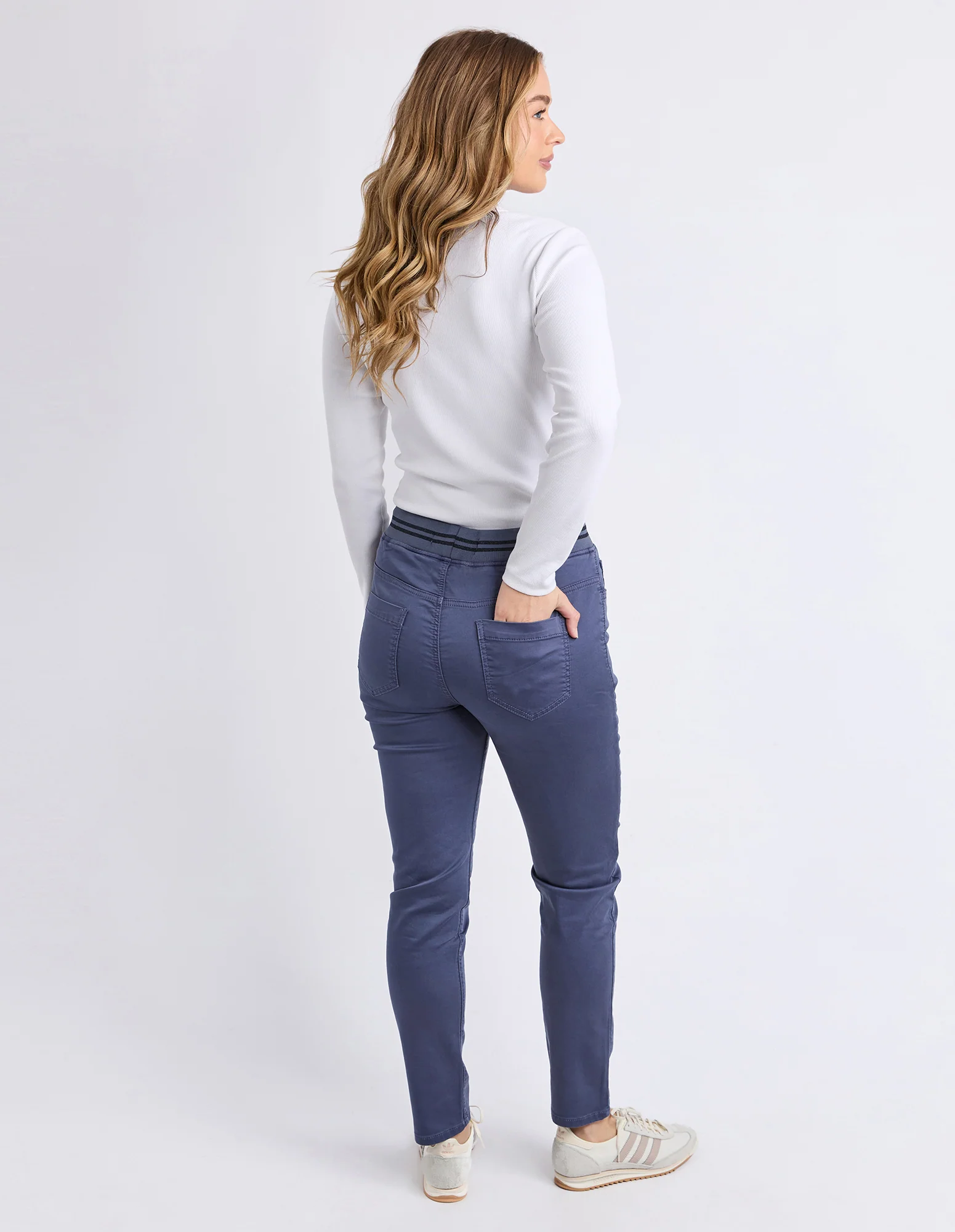 Sylvia Jogger Country Blue - Image 3