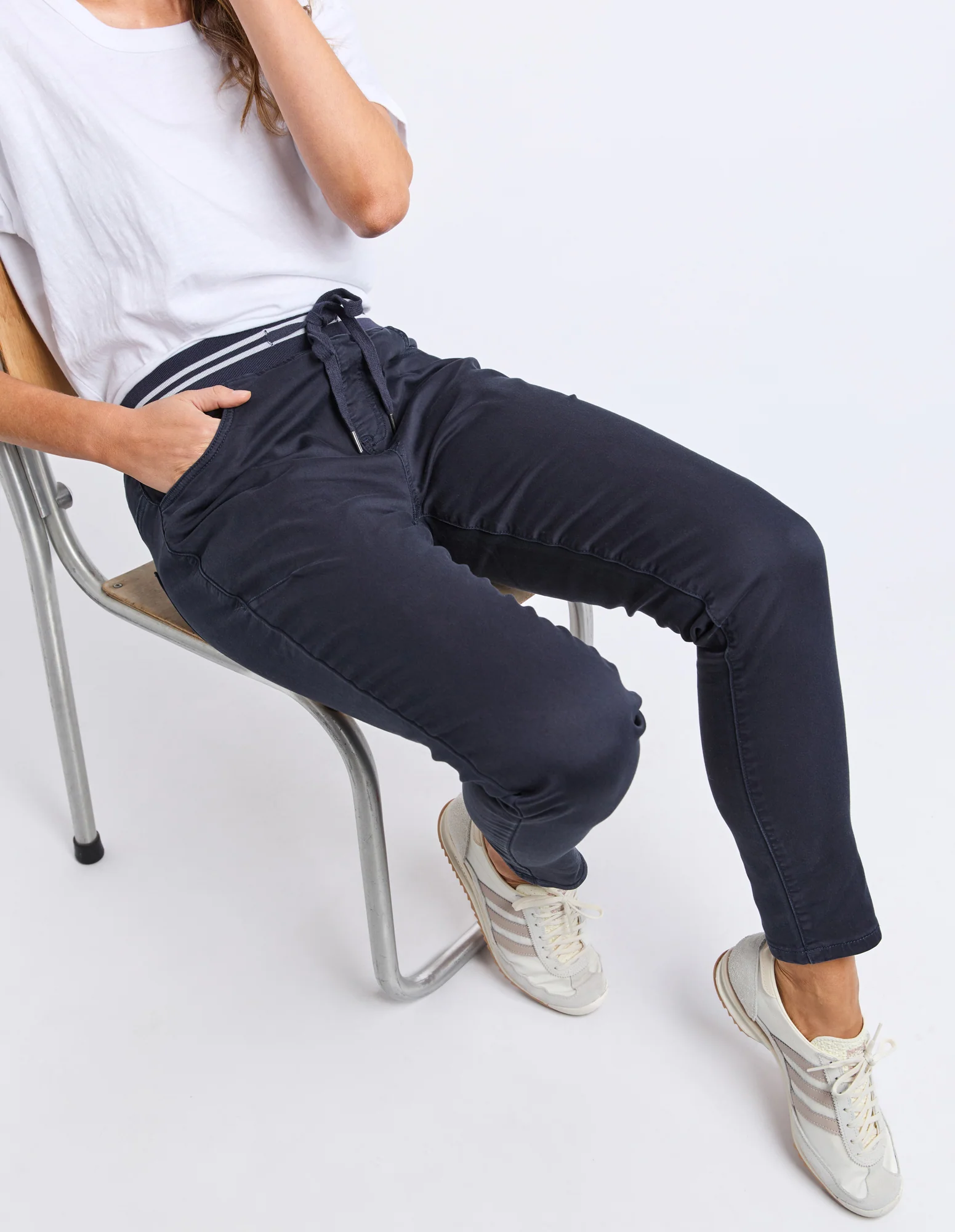Sylvia Jogger Navy - Image 4