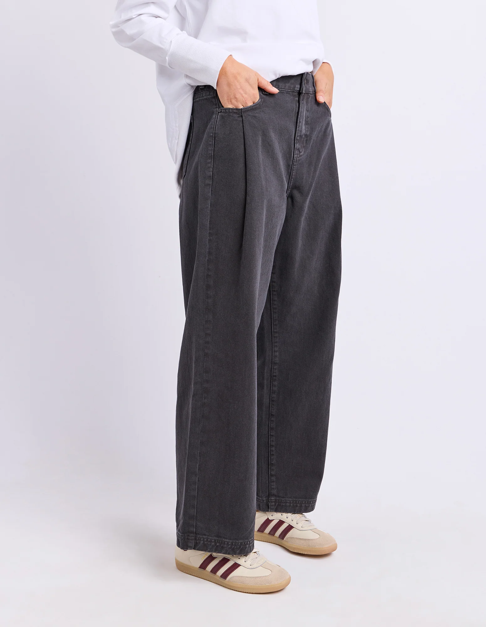 Zaria Pleat Jean Washed Black - Image 4