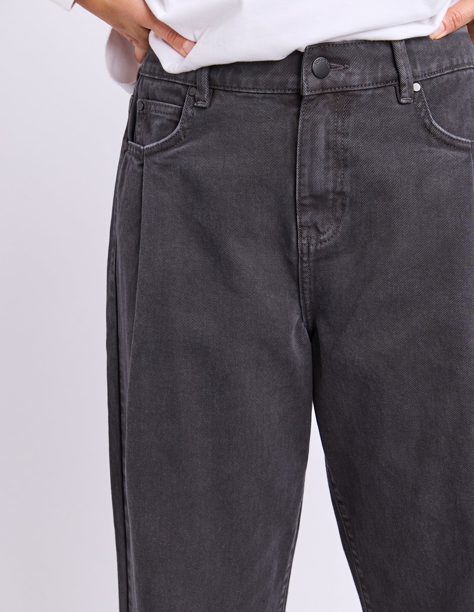 Zaria Pleat Jean Washed Black - Image 5