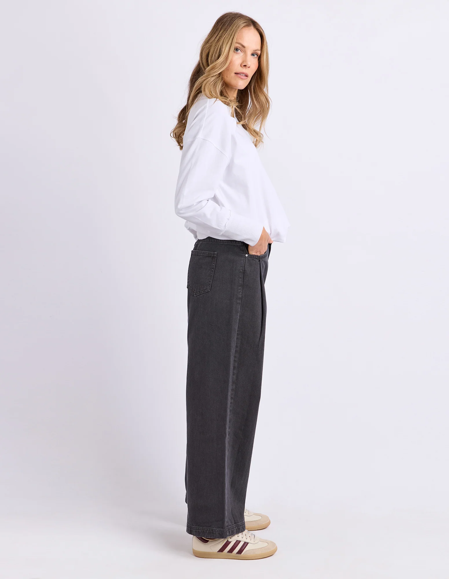 Zaria Pleat Jean Washed Black - Image 6